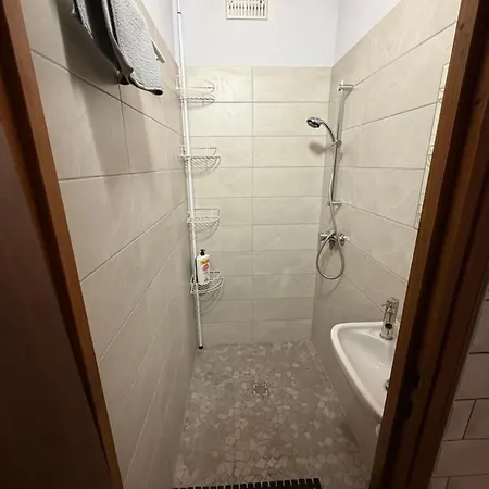 Maison Et Independant , 10 Personnes , 5 Min Des Lacs Et 10 Min De L'ocean *