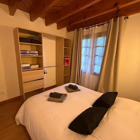 Maison Et Independant , 10 Personnes , 5 Min Des Lacs Et 10 Min De L'ocean 比斯卡罗斯